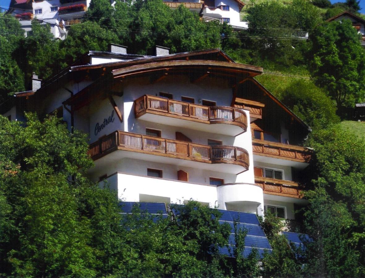 Hotel Garni Central - Zimmer - Studios - Apartments Kappl  Eksteriør bilde
