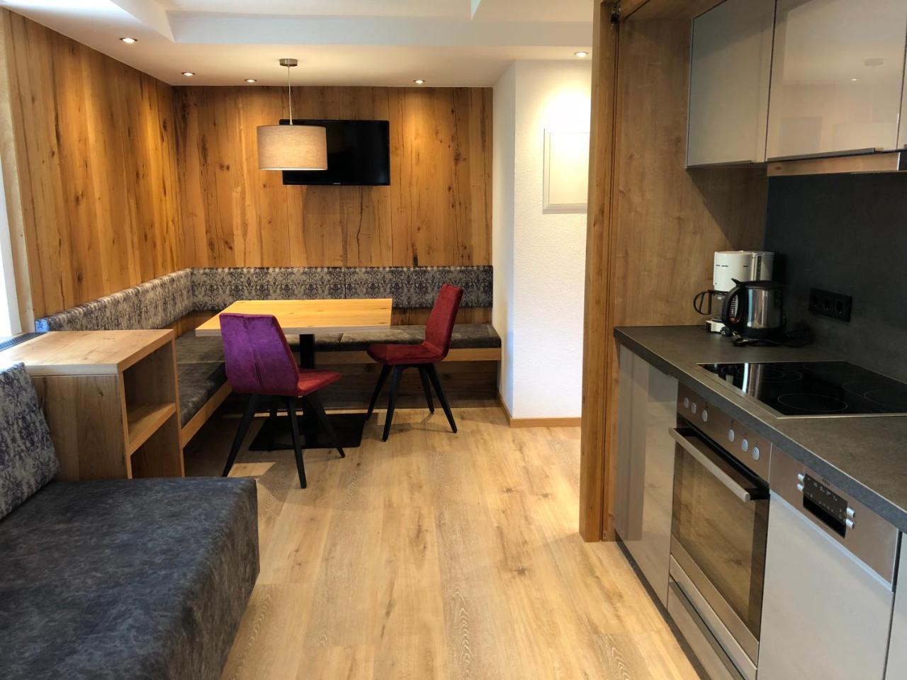 Hotel Garni Central - Zimmer - Studios - Apartments Kappl  Eksteriør bilde