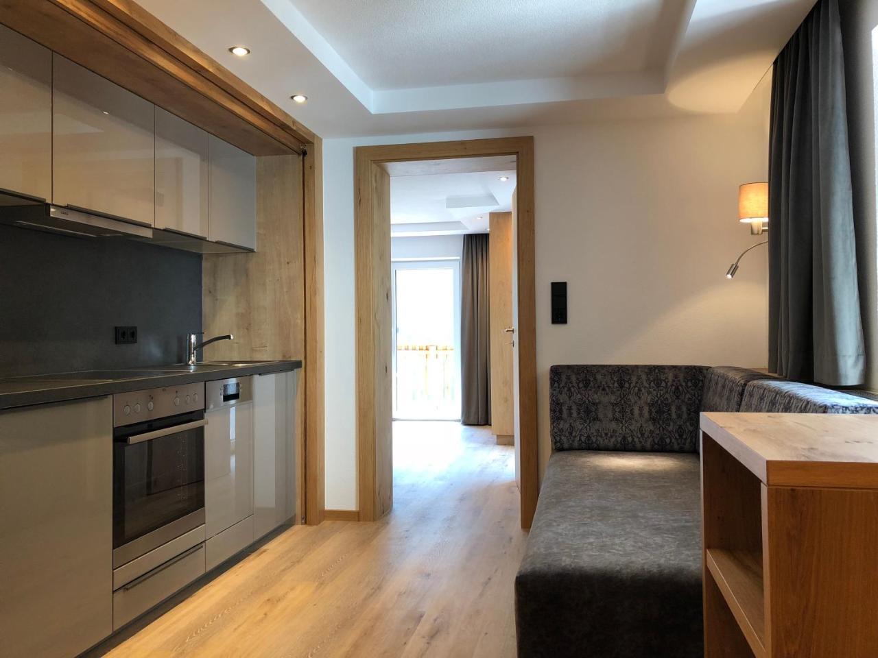 Hotel Garni Central - Zimmer - Studios - Apartments Kappl  Eksteriør bilde